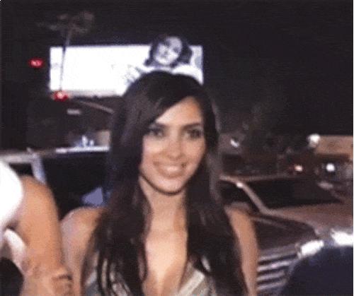 穿礼服下厨,戴镶钻口罩买菜?这位真名媛网红鼻祖,又再次爆红