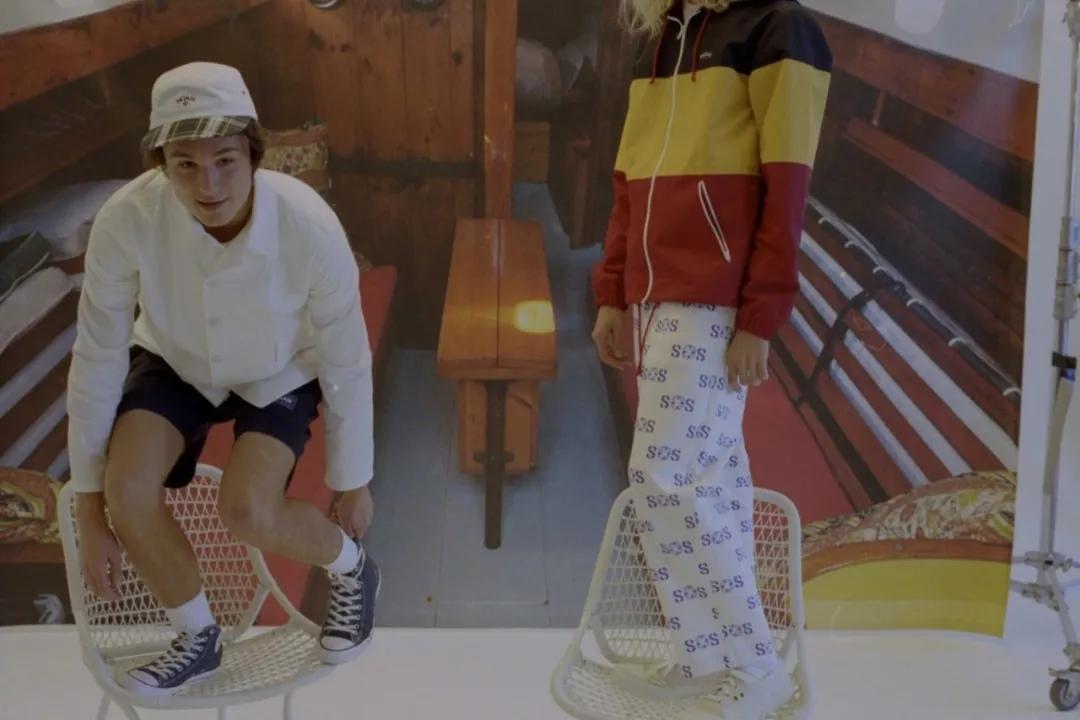 supreme联名日系闪电潮牌,潮牌supreme哪些是真的