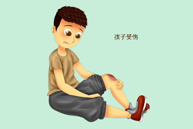 孩子一到夏天手上起泡,孩子烫伤奶奶没看好