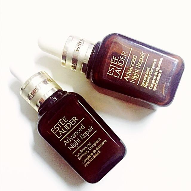 改善暗沉提亮肤色精华液,去暗黄补水精华提亮肤色