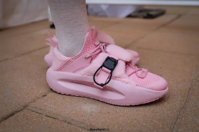 李宁sta联名跑鞋,李宁板鞋新之助