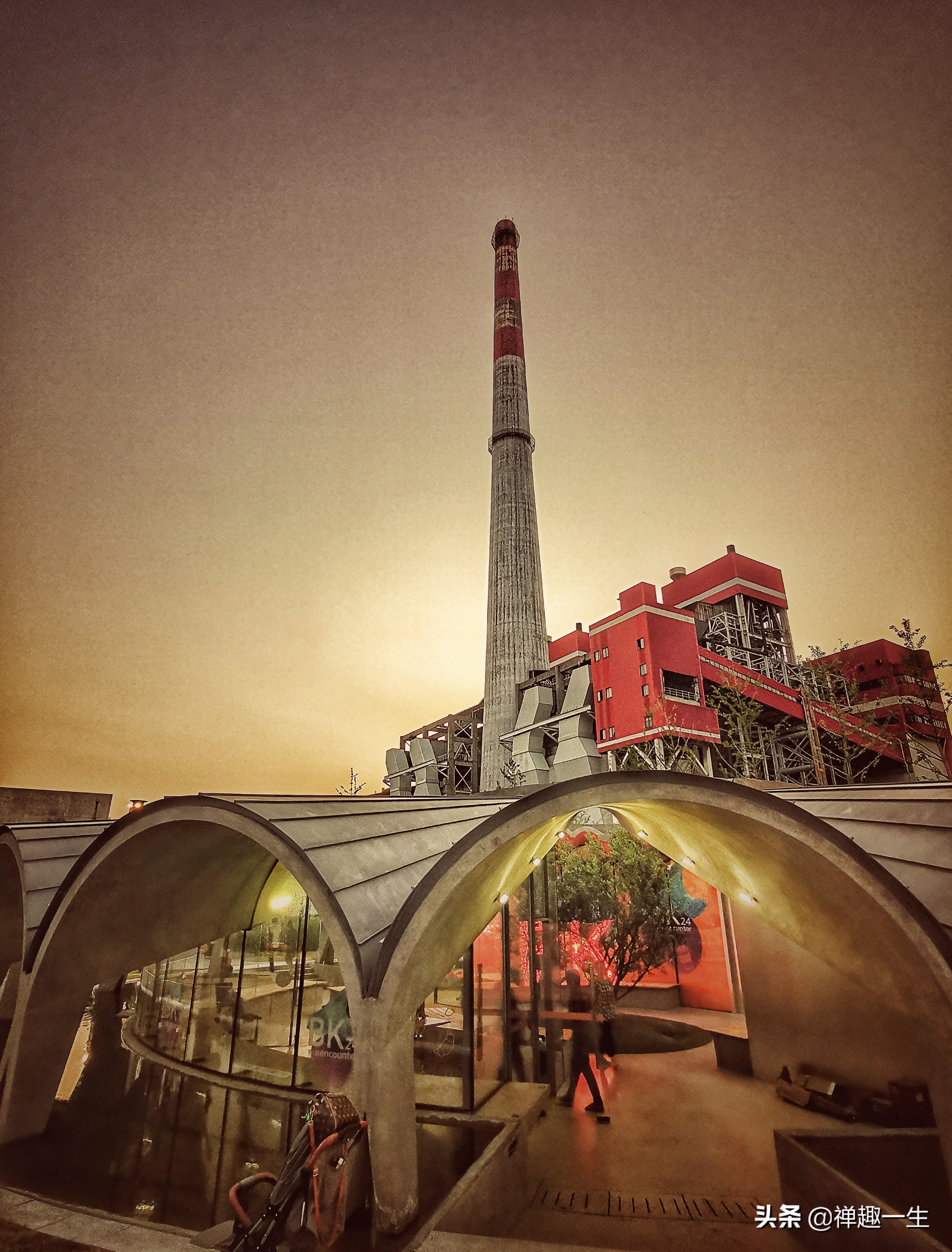 上海075两栖攻击舰在哪个区,075两栖攻击舰在上海哪里