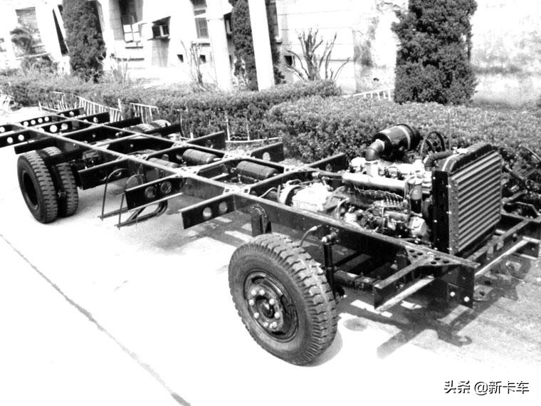 亚星客车是哪里生产的,亚星客车最老的车型是哪一款了呢