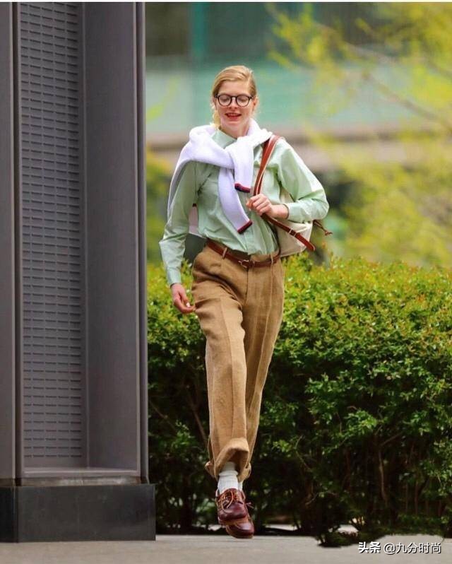 最近大火的“布洛克鞋”，居然可以这么时髦百搭！配裙子裤子都美