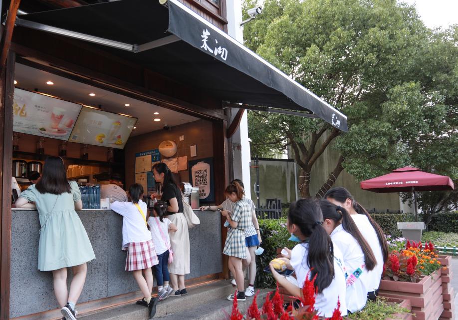 它是茶饮界隐形“黑马”,卖鲜果茶,闷声开出500家门店