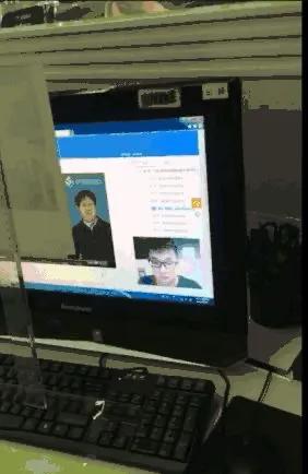 由于瘟情：老师变成了“主播”直播上网课、结果老师涉黄被封号！