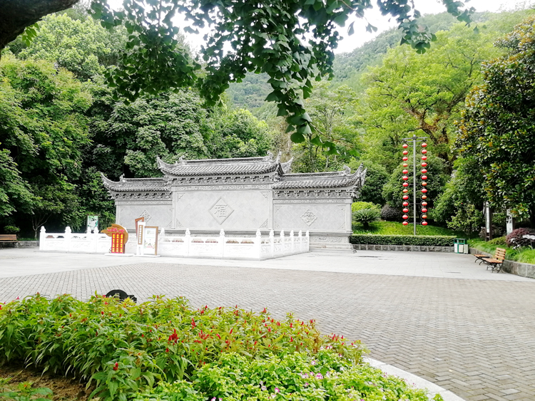 试解孙策东冶屠城事件之谜