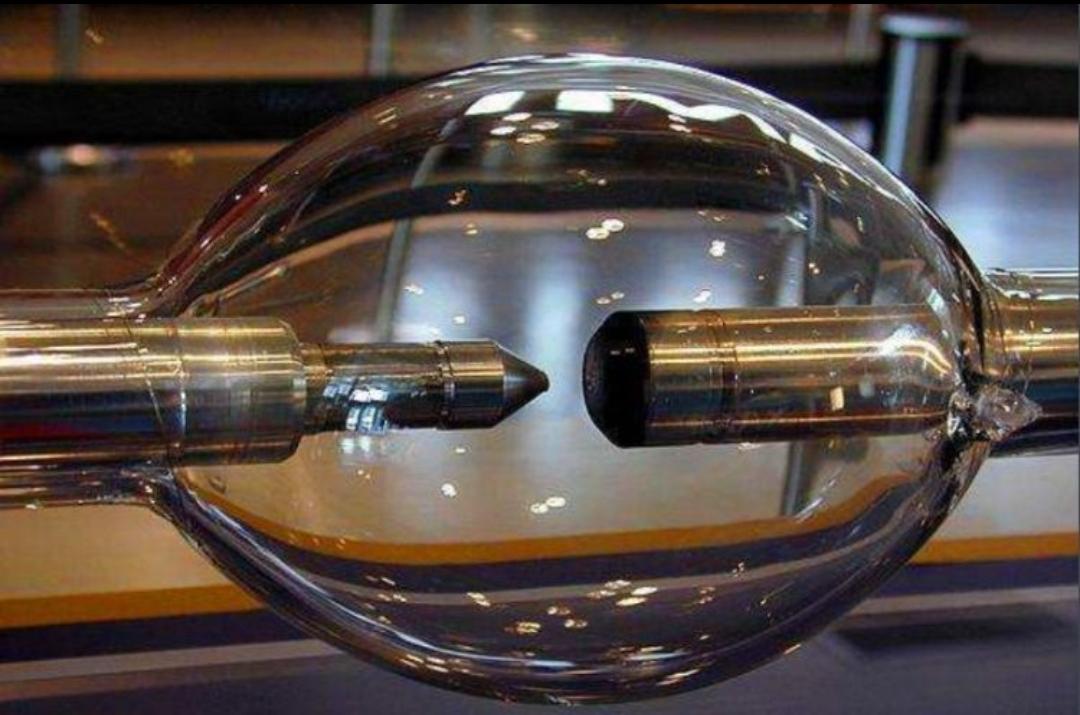 1814年英国谁发明了蒸汽火车,1829年英国发明了什么