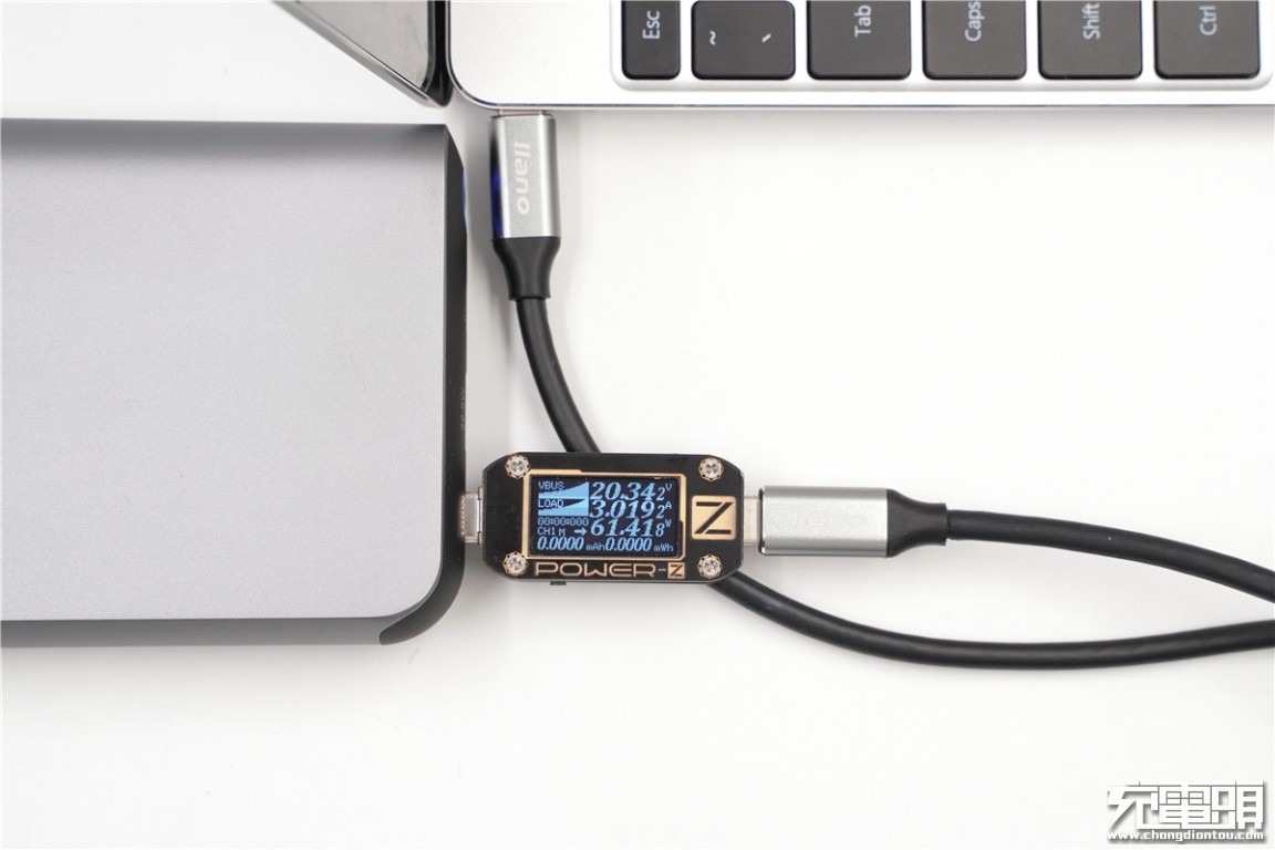 绿巨能22.5瓦充电器,绿巨能18w移动电源评测