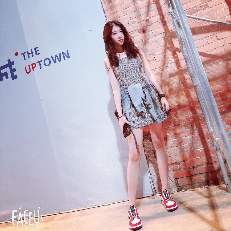 aj1黑脚趾和aj1芝加哥区别,aj1low芝加哥和aj1红脚趾