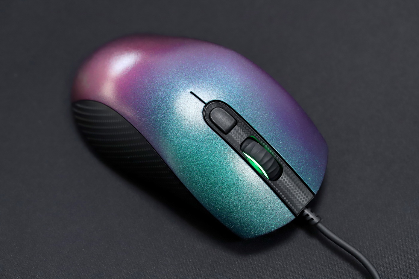 生物转色+轻量化，QPAD推出DX-30E碳贝版电竞鼠标