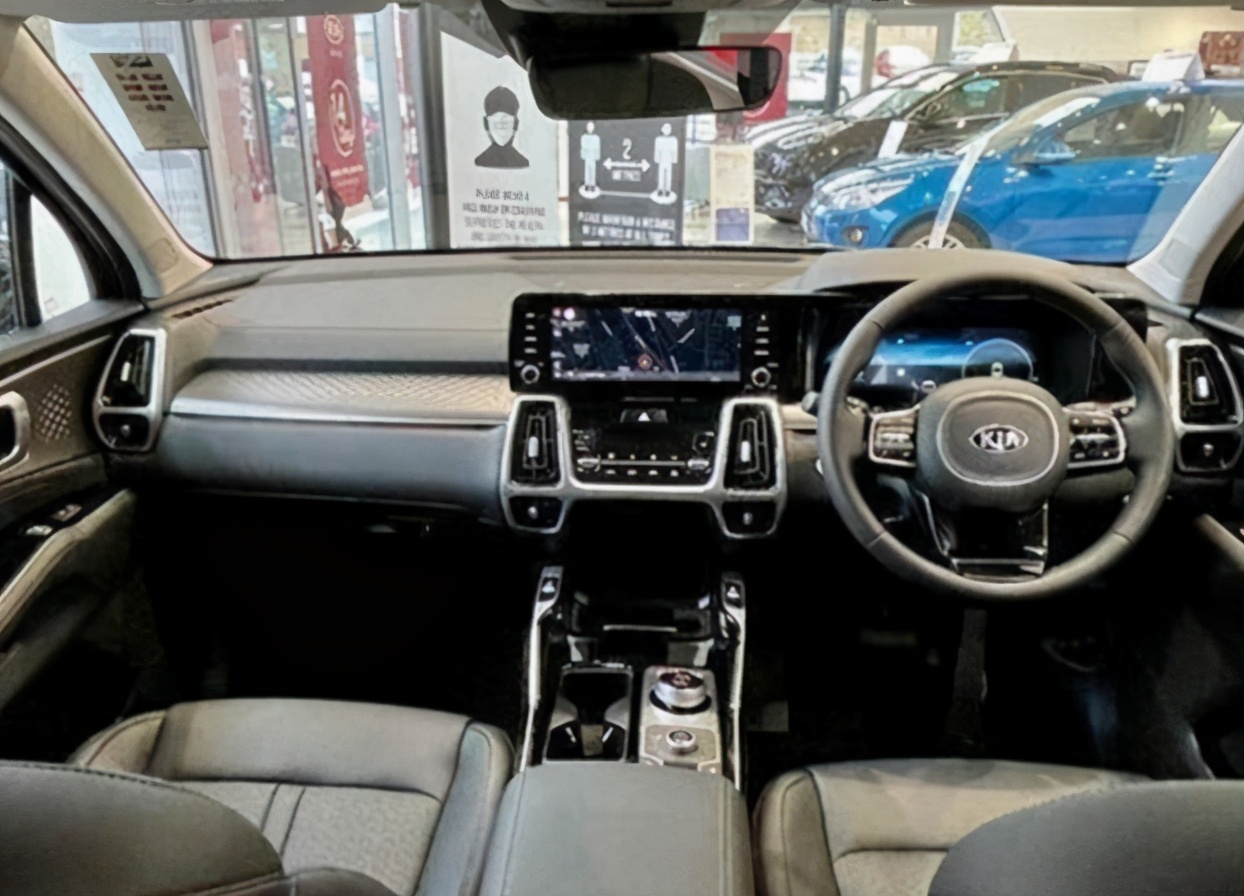 韩系“大七座”索兰托来袭,1.6T+四驱,空间媲美丰田汉兰达