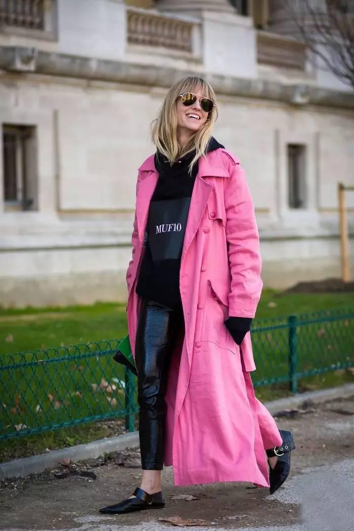 刘雯2021咖色卫衣,彪马黄色卫衣刘雯