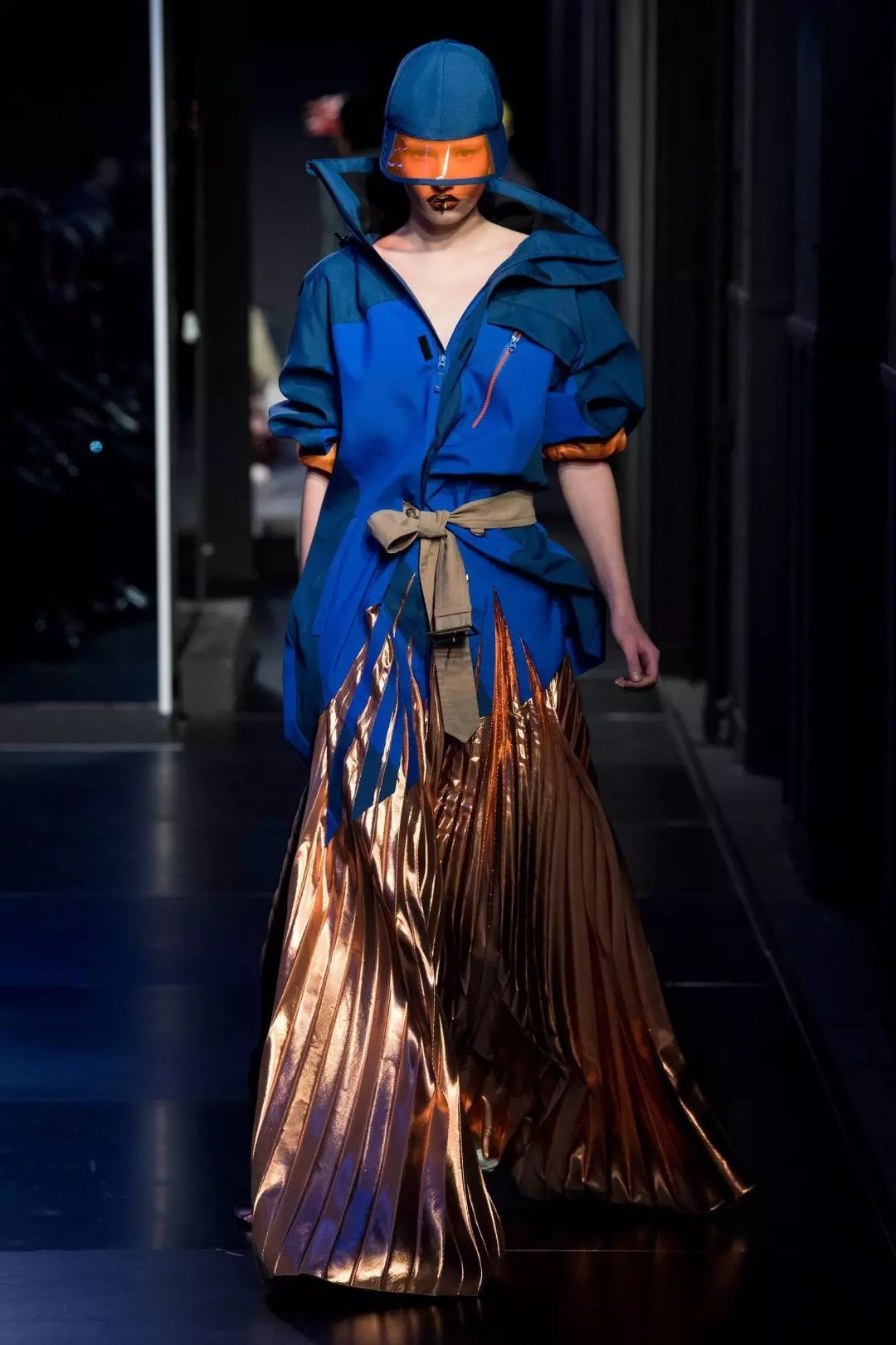 老佛爷退休、纪梵希去世、麦昆自杀……回顾20年来时装圈13件大事