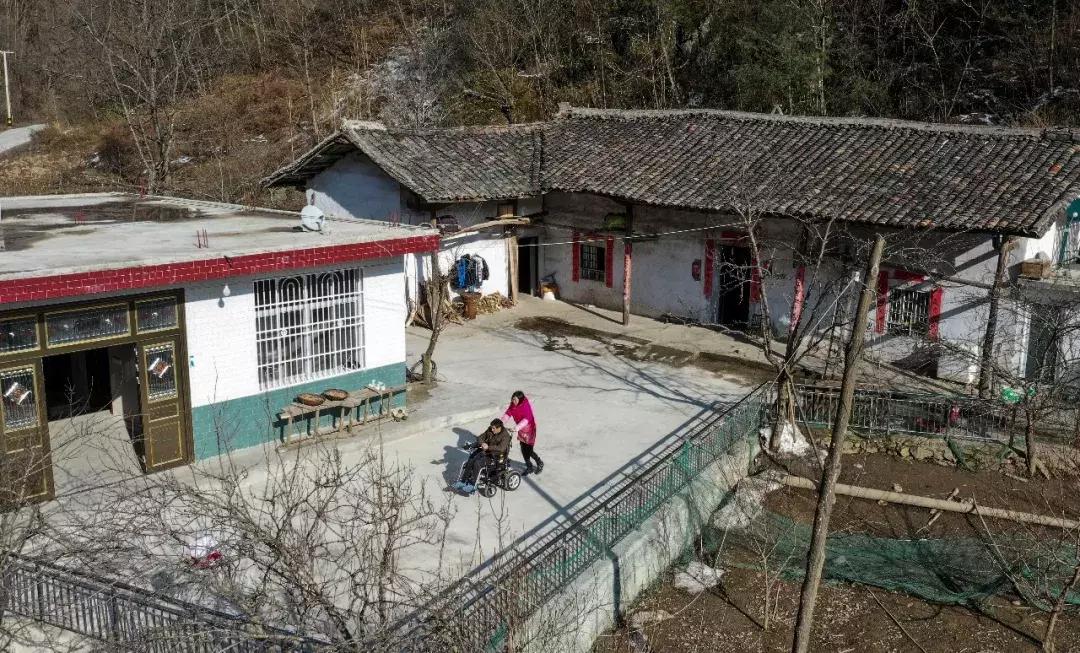 不想生三胎老公非要生我该怎么办,生孩子生到一半不想生了怎么办