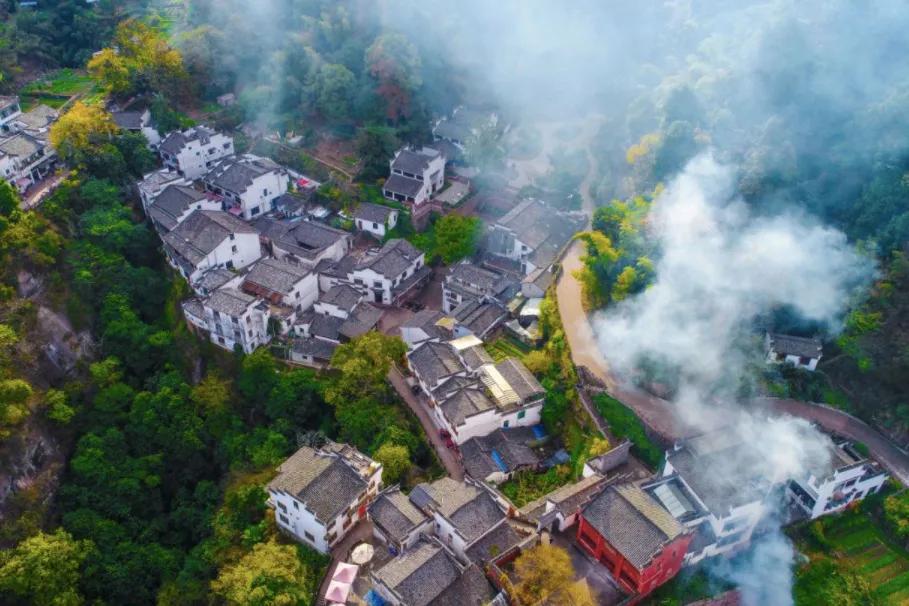 五一山顶云海露营攻略,云海悬崖旅游攻略