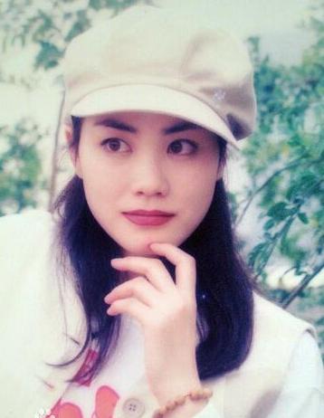 娱乐圈三大奇女,娱乐圈三大美人三角恋