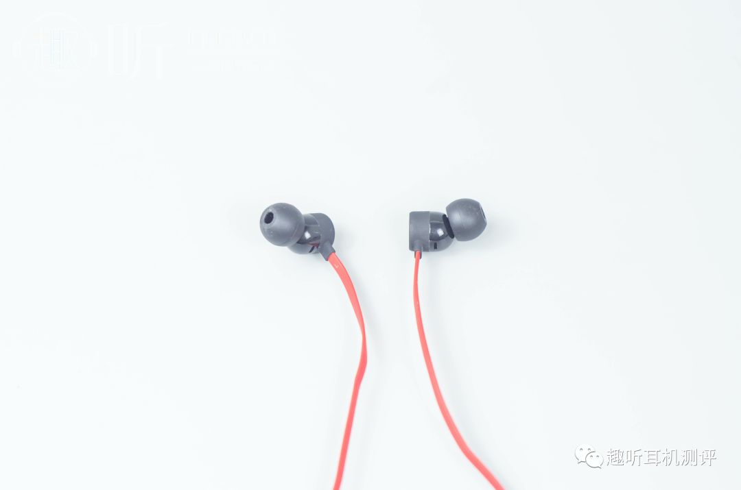 urbeats3入耳式耳机开箱,beats3蓝牙头戴式耳机评测