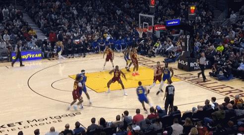 历史第一人库里,库里第一个总冠军