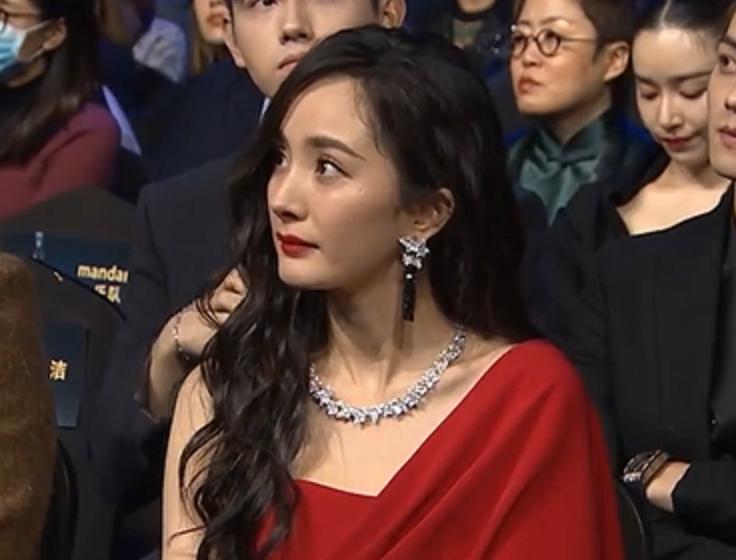 张雨绮装杨幂视频,张雨绮杨幂脸部高清特写