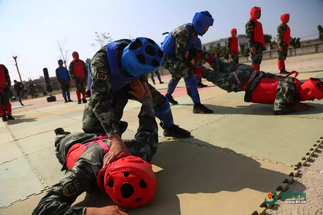 多威迷彩鞋怎么搭配,多威迷彩鞋怎么样