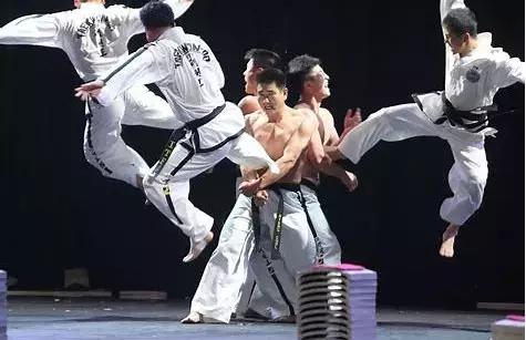 跆拳道实战真的厉害嘛,跆拳道实战过程中真的很厉害吗