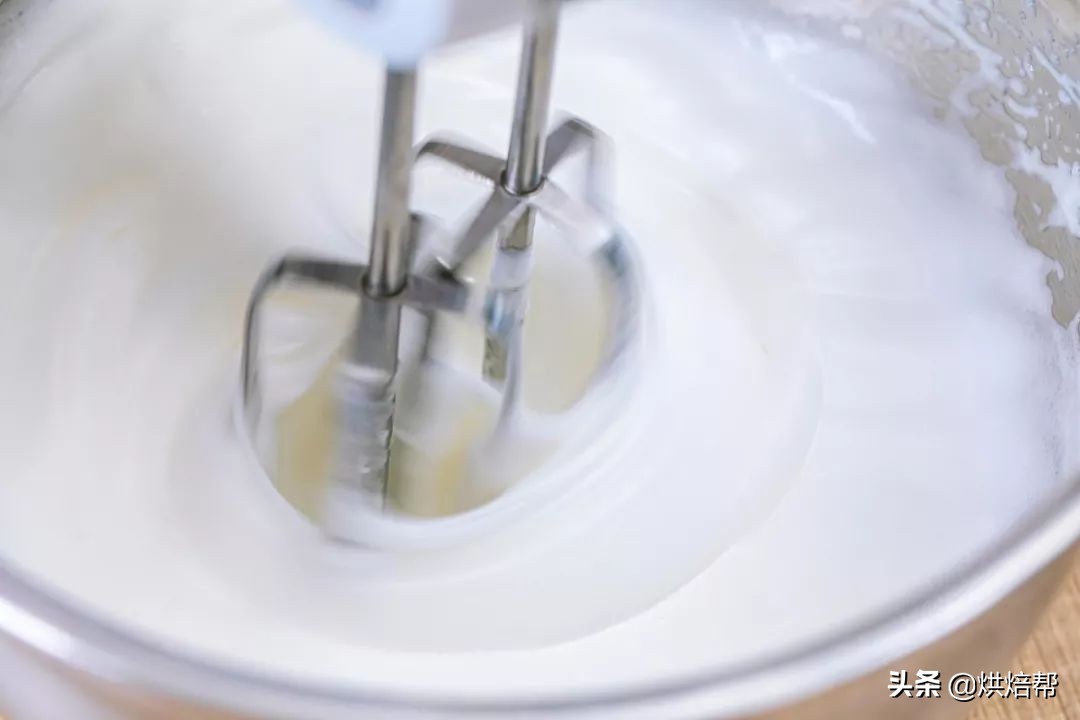 蛋糕抹面的技巧和手法在家自己做,一款不用抹面就可以完成的蛋糕