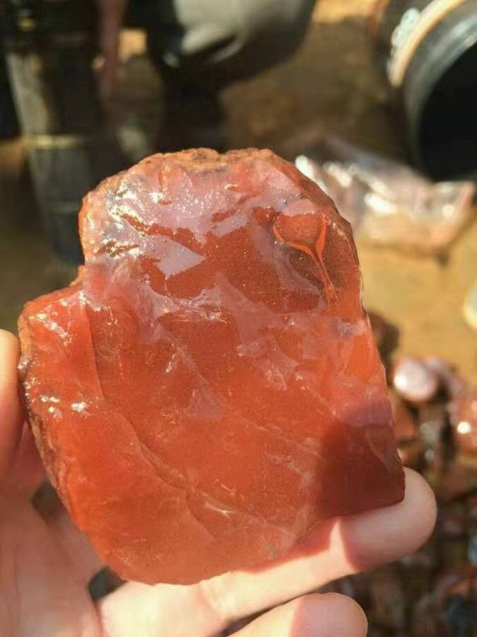 如何鉴别天然玛瑙和人造玛瑙,灰玛瑙和白玛瑙是同样的玛瑙吗