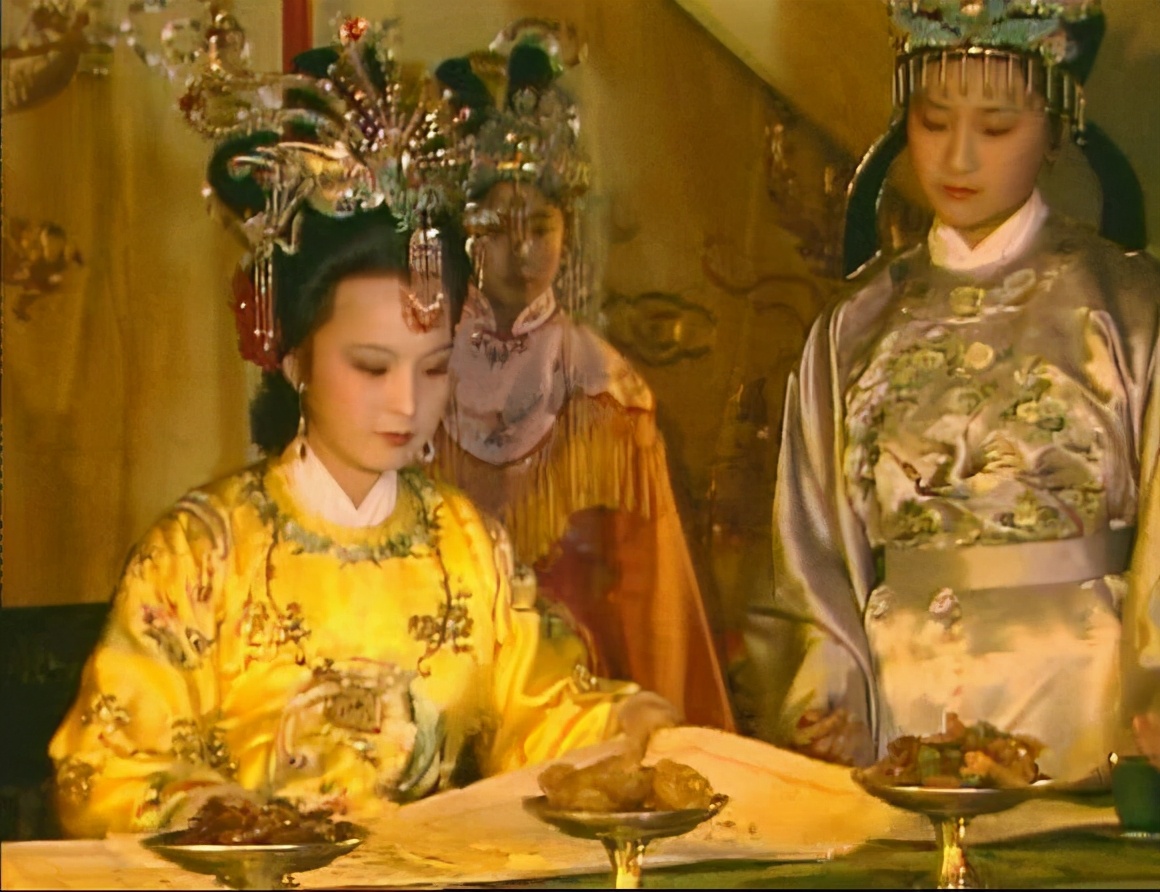 金陵十二钗有薛宝玉和林黛玉吗,金陵十二钗薛宝钗人物分析