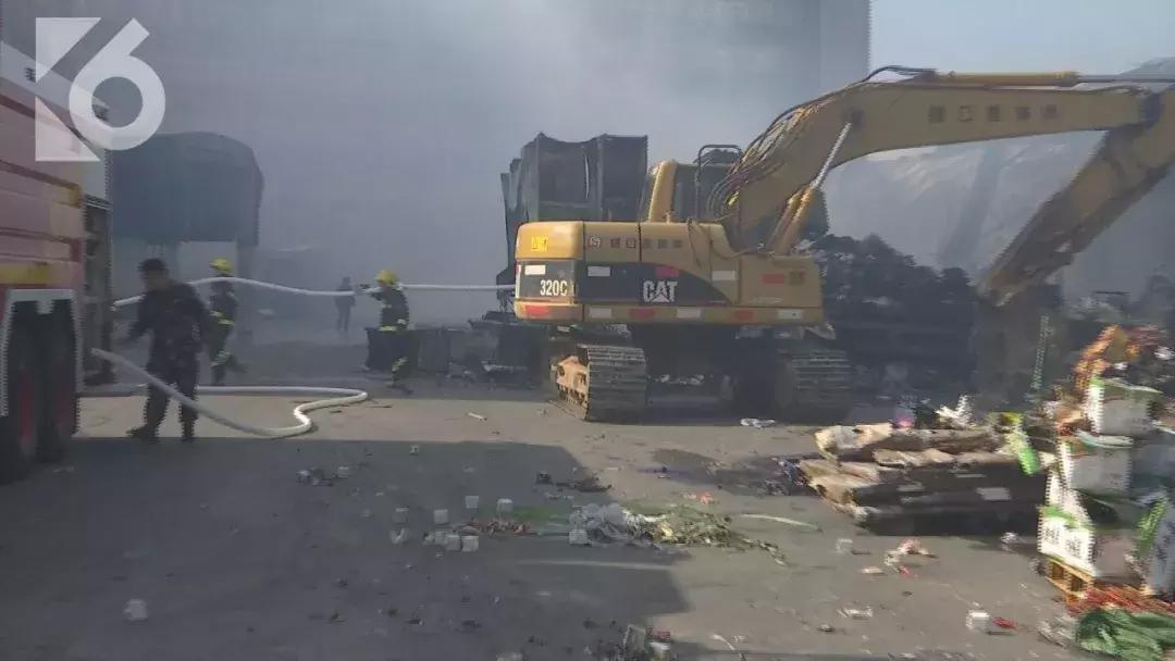 “这是我见过的最大的火…”数千平米仓库付之一炬