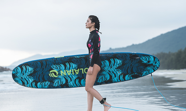 不同身材选择泳衣的方法,身材不好女士如何选泳衣