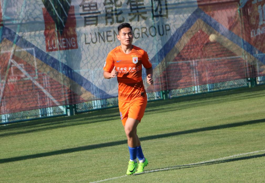 鲁能外援集锦,鲁能小将40米吊射