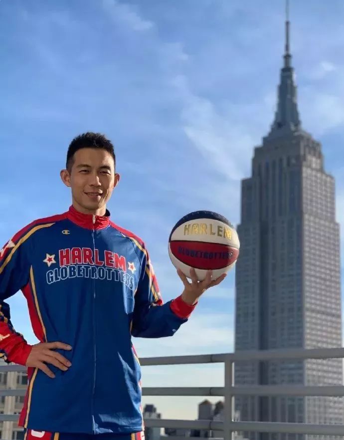 中国花式篮球领军视频,中国花式篮球第一人姜山