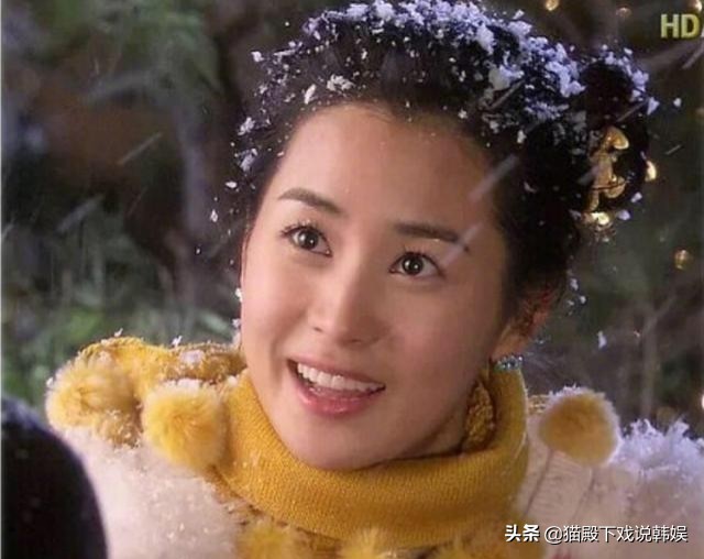 金智媛和泰妍,边伯贤金泰妍同台泰妍领奖