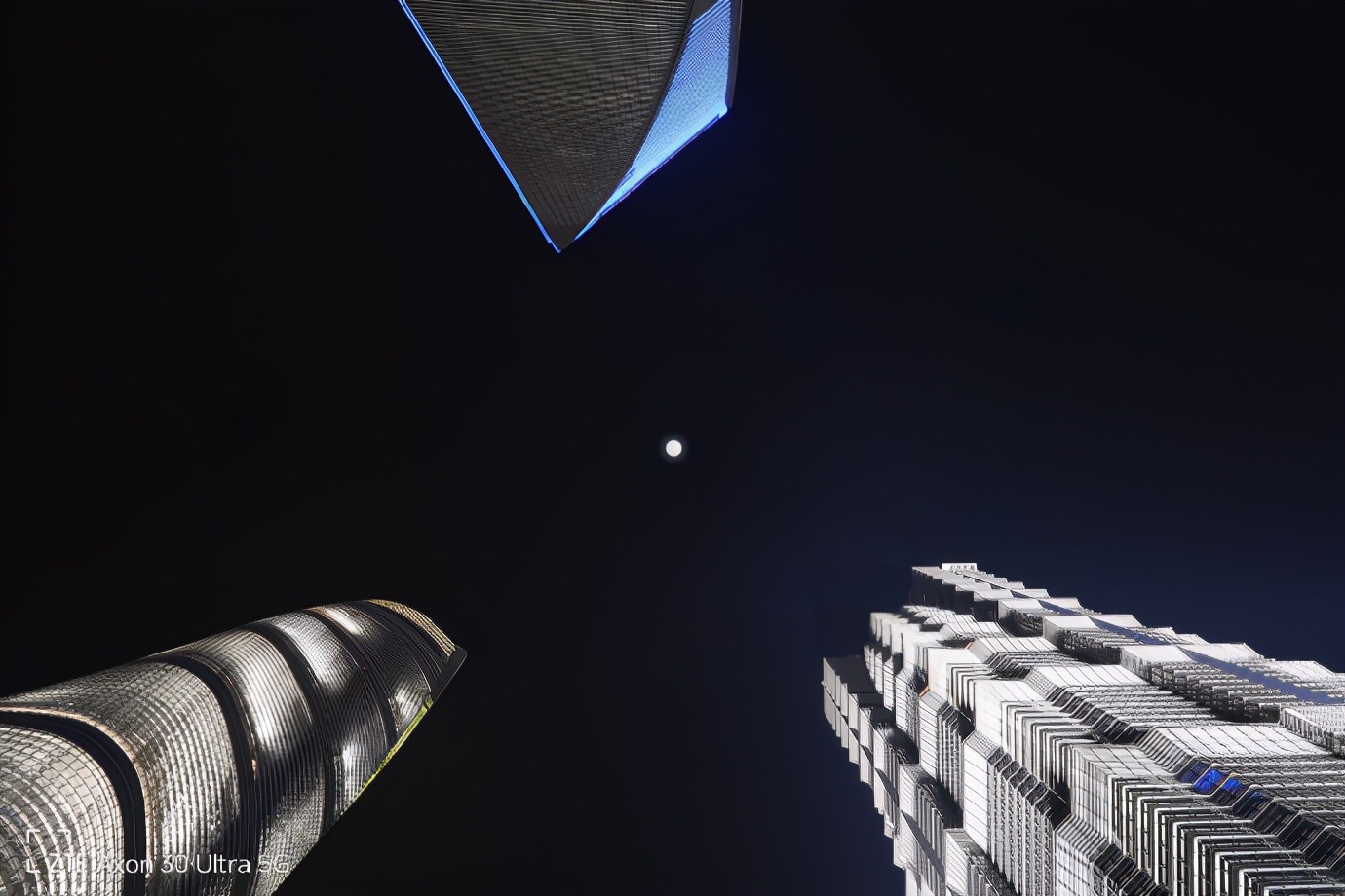 中兴axon30pro测评小白测评,中兴axon30ultra三千新机能入手吗