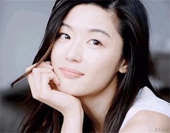 防晒隔离妆前乳粉底液步骤和区别,先涂防晒隔离还是妆前乳霜好一点