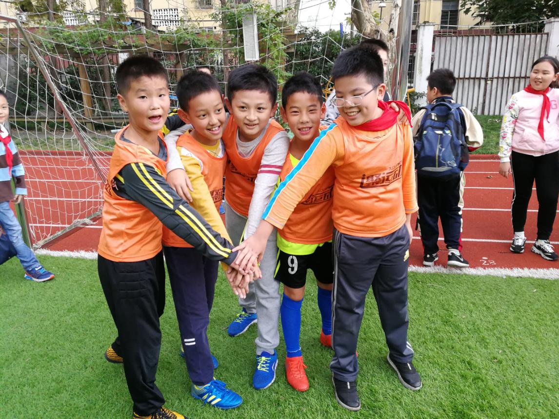 青少年校园足球特色校创建,足球俱乐部助推学校足球发展