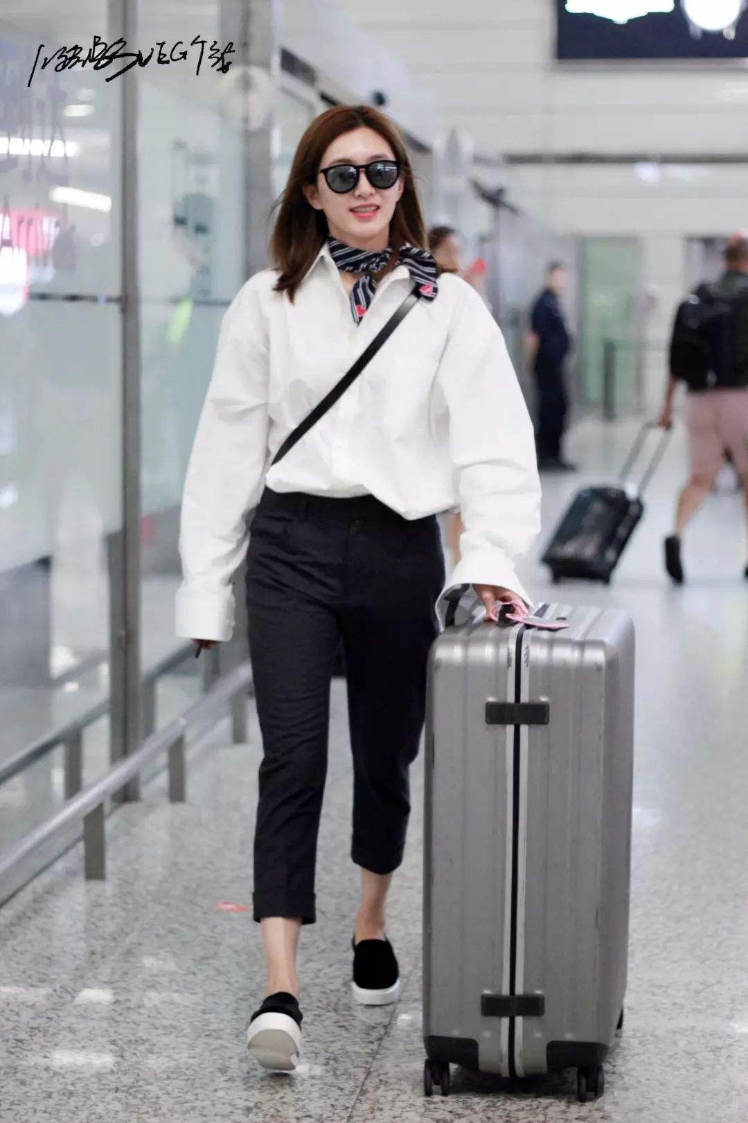 紧身裤的缺点,紧身裤搭配什么裤子最好看