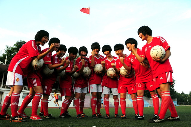 中国女足vs巴西女足战况,中国女足与巴西热身赛