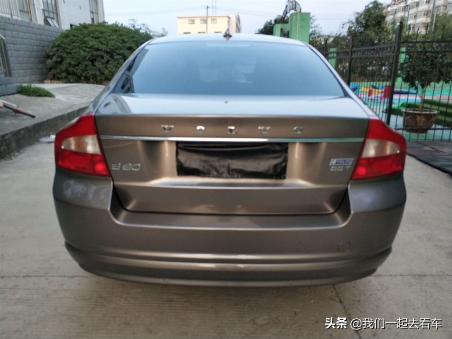 沃尔沃s80l9万多公里,09年沃尔沃s80l2.5t油耗多少