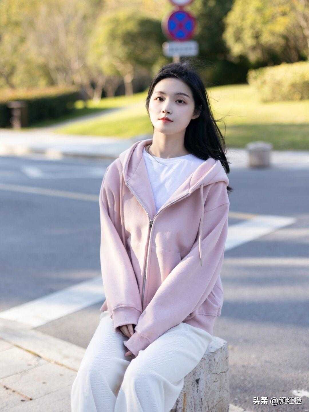 粉色的4种穿搭方法温柔又优雅,穿搭粉色的最佳配色