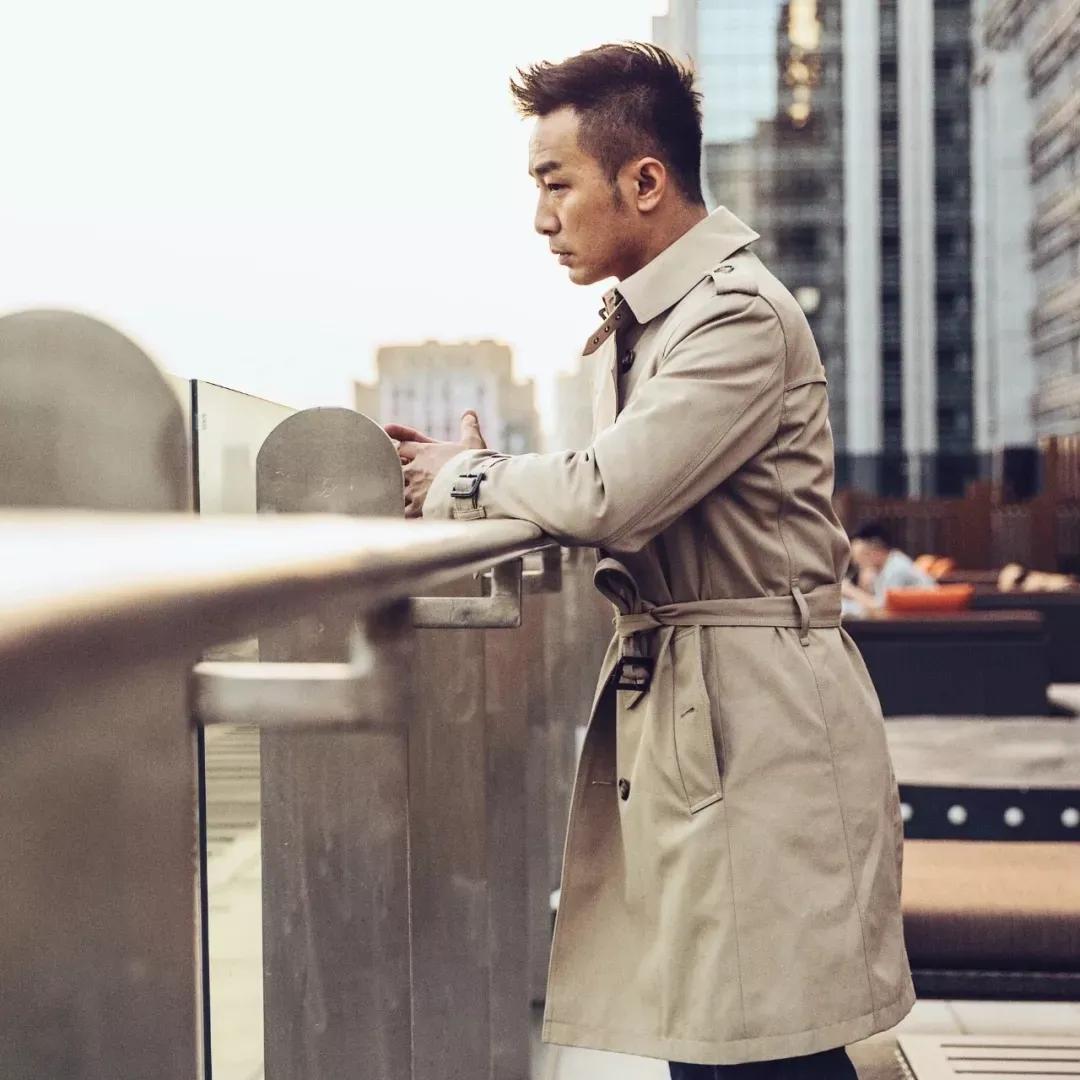 中年妇女穿什么款式的风衣最好,这4种风衣才适合你