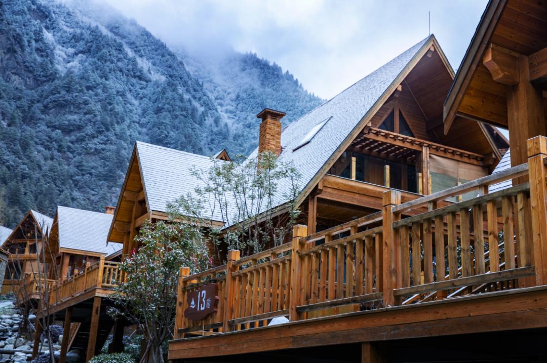 阿坝一日游赏雪,夏天去阿坝州旅游景点怎么玩