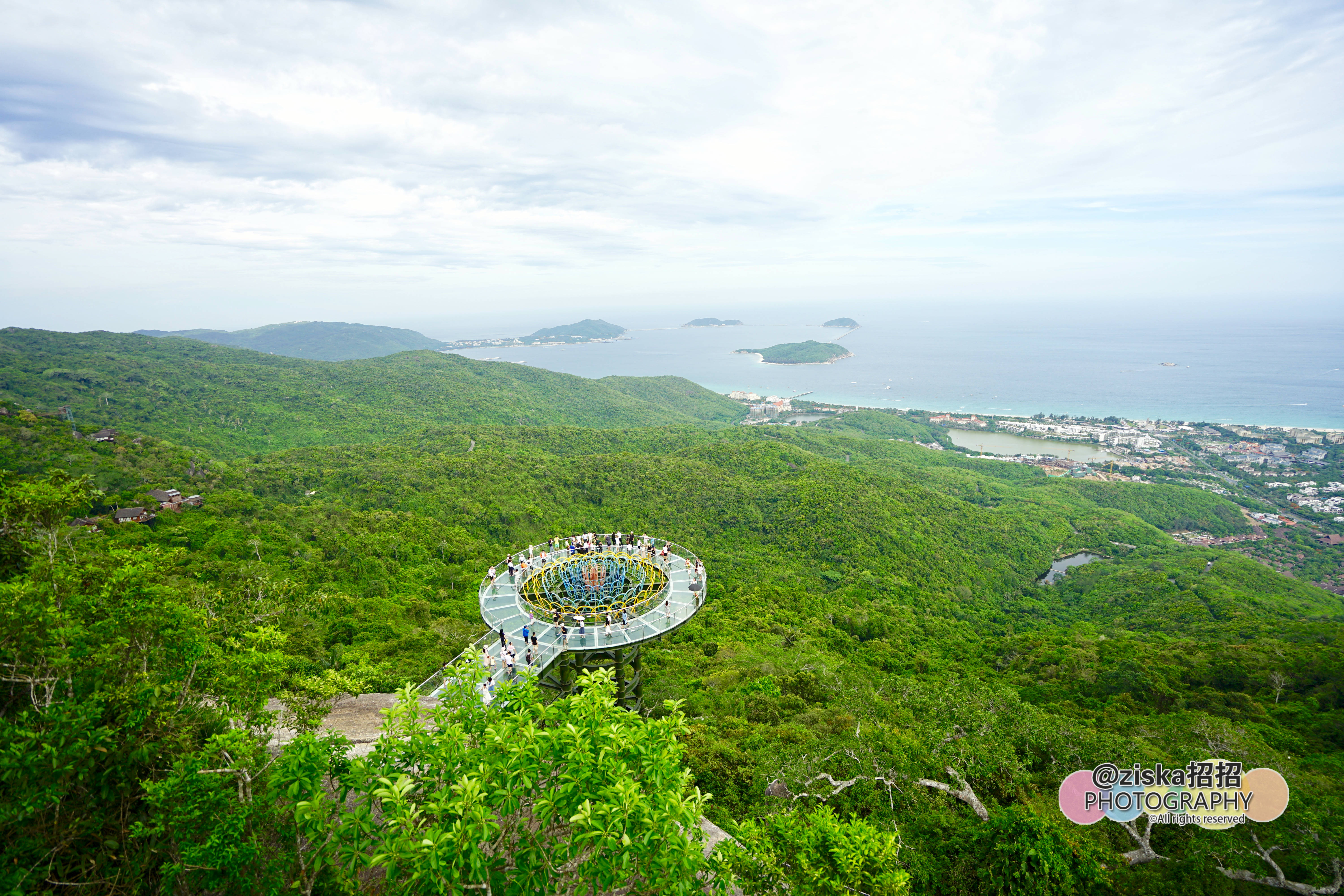 杨紫给李现分享旅游景点,现实生活中李现和杨紫到三亚旅游