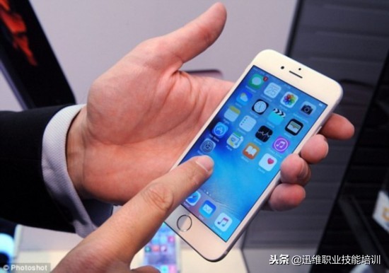 iphone6s黑屏开不了机怎样自救,iphone6s升级了系统能退回去吗