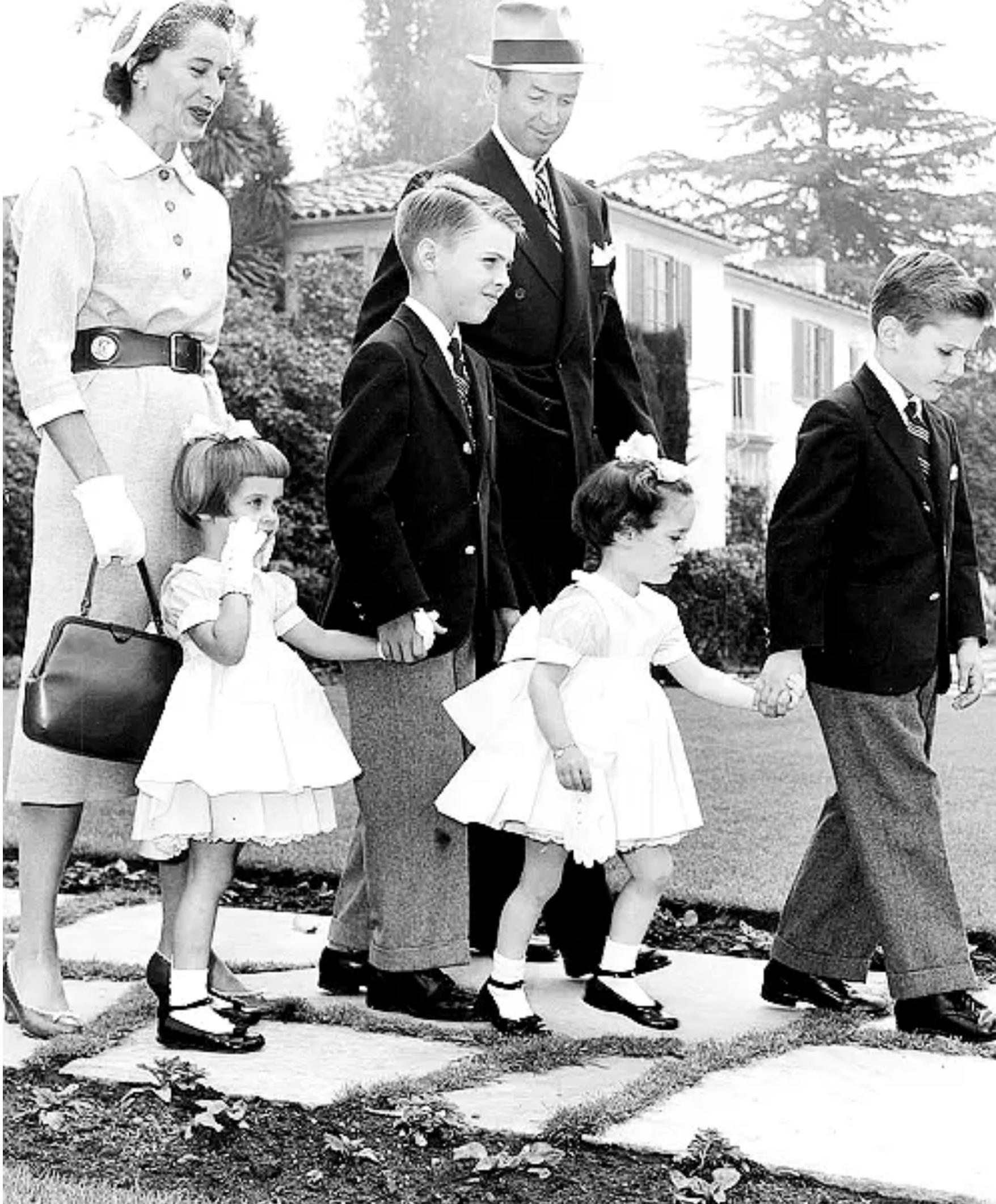 詹姆斯史都华爱情,詹姆斯史都华费城故事