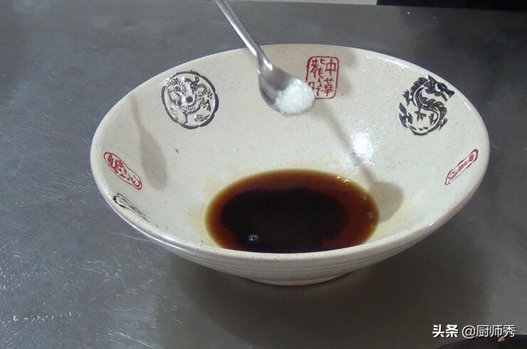 老陕油泼biangbiang面是怎么做的,油泼biangbiang面做法