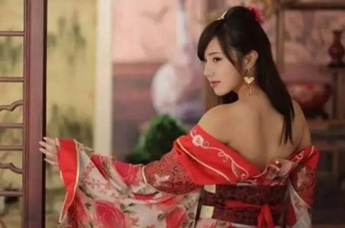 娼女不听话怎么办？老妈子有办法，一招“梨花带雨”，是她们噩梦