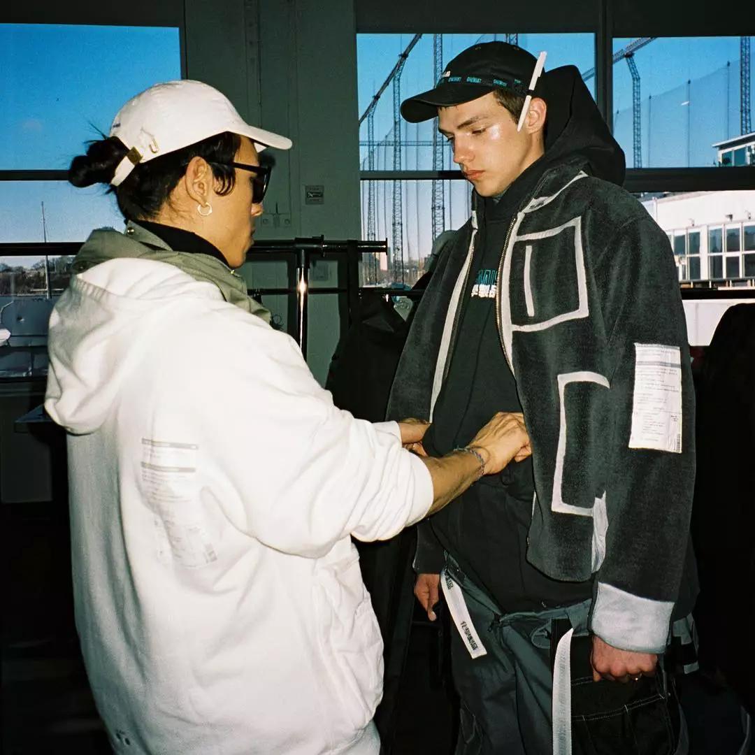 supreme联名日系闪电潮牌,潮牌supreme哪些是真的