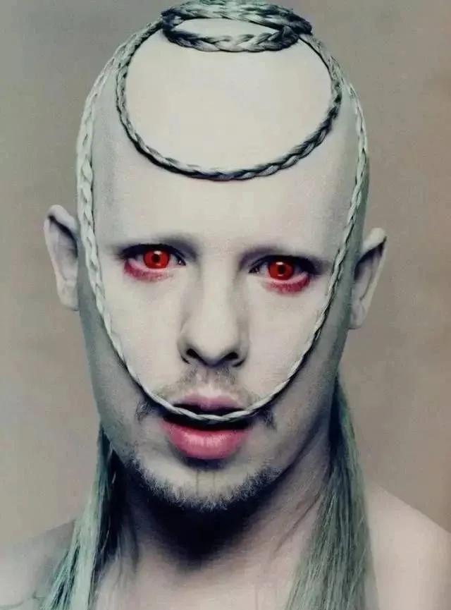 服装设计师有名人物,服装设计顶级设计师